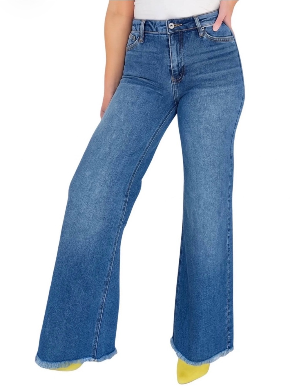 BCBGeneration High Rise Wide Leg Frayed Hem Jeans Size 0/24 Medium Wash